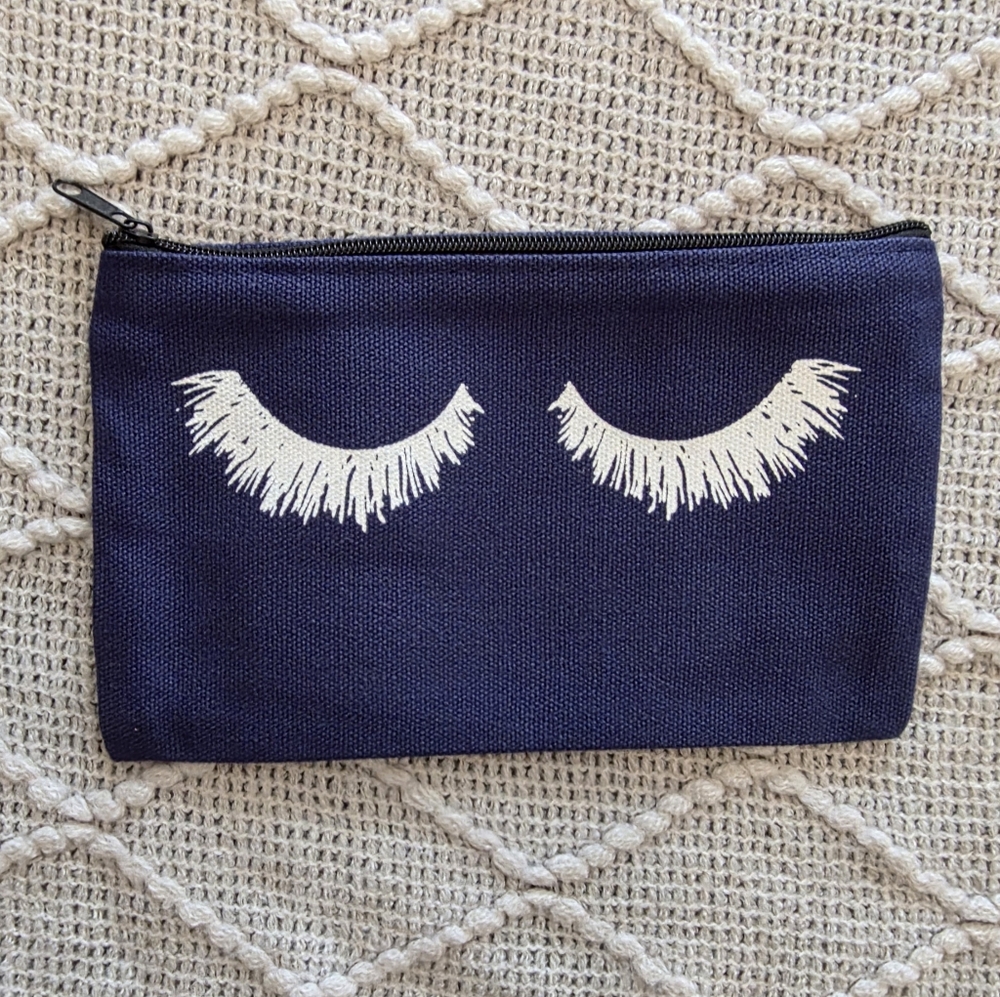 Eyelash Design Zipper Cosmetic Pouches - Picture 6 of 6
